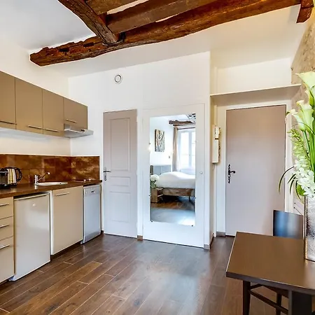 Upper Class Suites - Rue Saint Honore