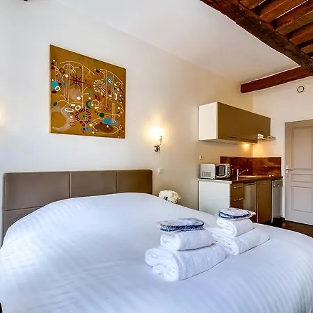 Upper Class Suites - Rue Saint Honore Paryż