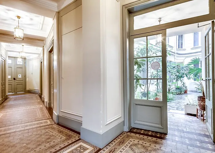 Upper Class Suites - Rue Saint Honore