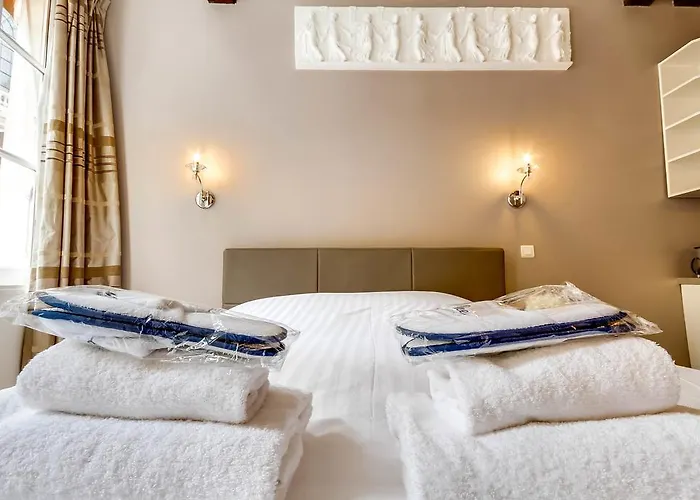 Upper Class Suites - Rue Saint Honore *
