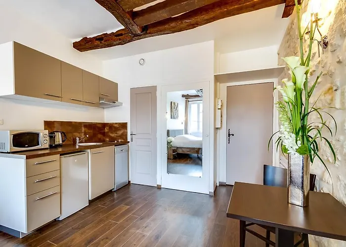 Upper Class Suites - Rue Saint Honore